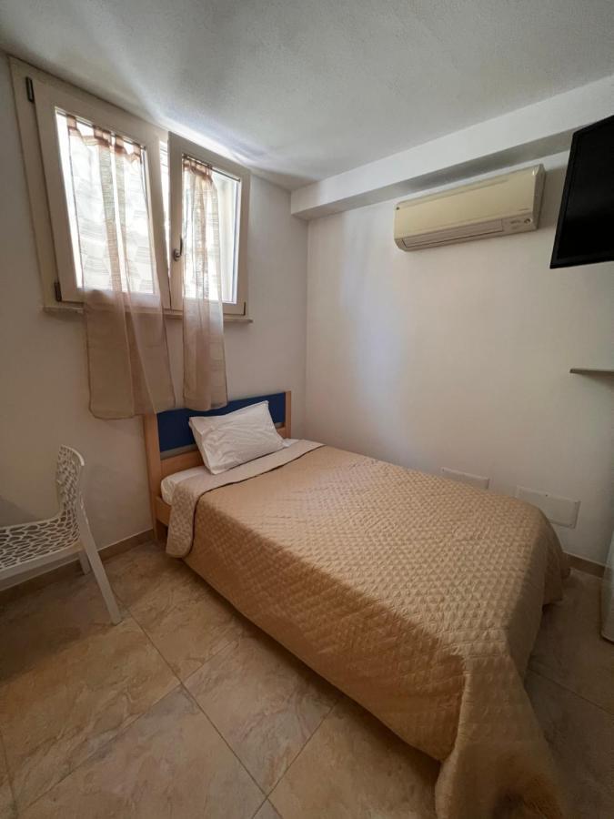 Hotel Rena Bianca House Porto Torres Exterior foto